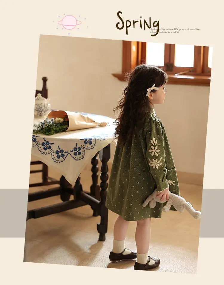 فستان كاجوال بتطريز ناعم